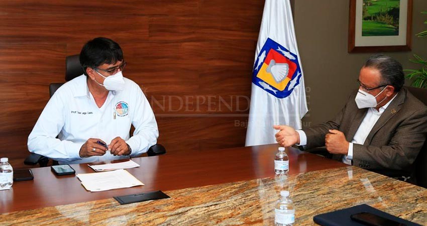 Entrega Gobierno de Los Cabos escrituras de un predio de 2 hectáreas a la UABCS 