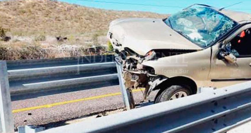 Muere mujer en volcadura; otro hombre perdió la vida en accidente automovilístico 