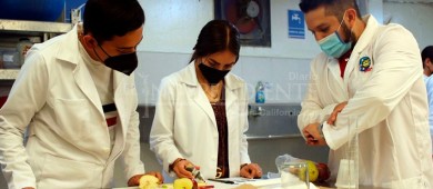 Cerca de 600 estudiantes de la UABCS resultaron beneficiados con becas de exención al pago semestral