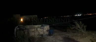 Extranjero vuelca en su carro en El Centenario