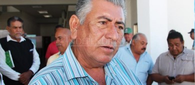 "Si no nos apoya, no nos perjudique", piden transportistas a la alcaldesa de La Paz