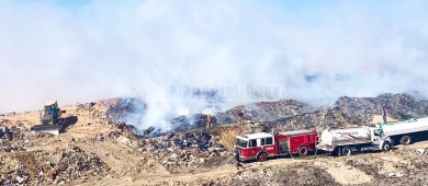 Aunque dijeron que estaba bajo control, el incendio se extendió por 4 hectáreas de basura