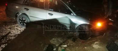 Cayó con su carro en una zanja debido a la oscuridad en calles de La Paz