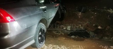 Cayó con su carro en una zanja debido a la oscuridad en calles de La Paz