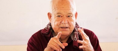 Será ordenada la entrega de permisos provisionales para taxistas en BCS: Víctor Castro