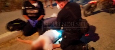 Una mujer y un hombre perdieron la vida en la vía pública tras sufrir un infarto