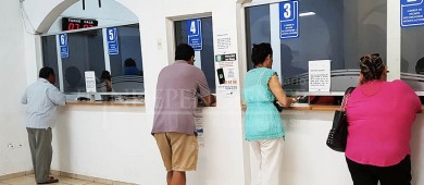 Propone alcaldesa de La Paz descuentos para usuarios morosos del SAPA