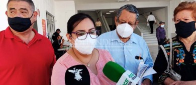 Vecinos de Tabachines llevan al Ayuntamiento La Paz petición de un regulador de velocidad