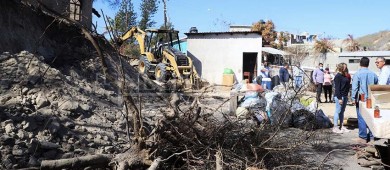 Gobierno de BCS y Ayto de Los Cabos llevan a cabo trabajos de limpieza en Santiago
