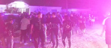 Zafarrancho multitudinario en fiesta particular en La Paz