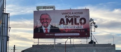 Ordena INE retirar espectaculares sobre revocación de mandato; en BCS apenas investigan