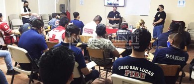 Rescatistas y paramédicos de BCS firman convenio con escuela de paramédicos de Estados Unidos