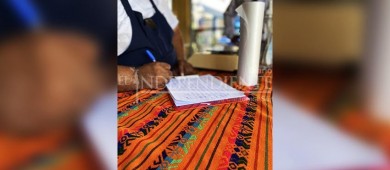 Regidor recaba firmas de apoyo para quitar ciclovía de la calle Jalisco