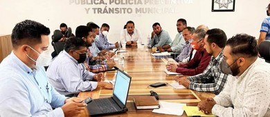 Protestan transportistas del sector turístico de Los Cabos; Ayto advierte que están en la ilegalidad