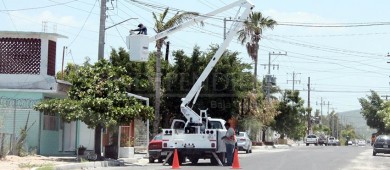 Durante marzo, Servicios Públicos atendió 384 reportes de alumbrado