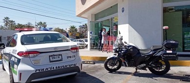 Sujeto armado asalta farmacia Guadalajara en La Paz