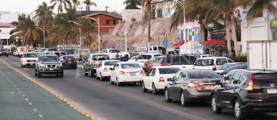 Celebran con verbena el resultado de la consulta de Revocación de Mandato