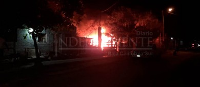 Mujer prende fuego a la casa de su ex