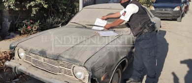 Tránsito Municipal de Los Cabos realiza apercibimientos a propietarios de vehículos en condición de abandono