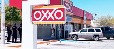 Entró asaltar una tienda Oxxo pero se llevó el dinero de la cajera