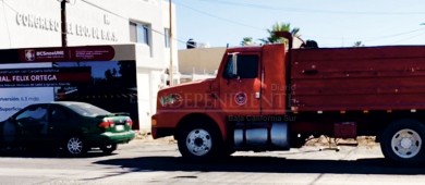 Contra el favoritismo: transportistas impiden pavimentación, se plantan en Félix Ortega