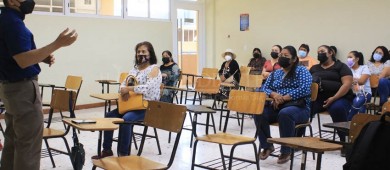 Apoya UABCS a mujeres tepejanas en planes de negocios