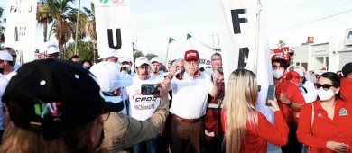 En el marco del día del trabajo, el gobierno Sudcaliforniano recibe pliegos petitorios de sindicatos