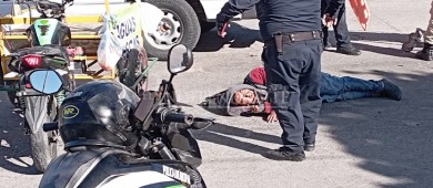 Chocan triciclo de vendimia y pick-up por no respetar alto de disco