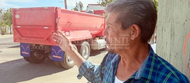 De nuevo, bloquean transportistas obras de pavimentación en La Paz