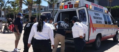 Turista se ahogaba en el malecón; fue rescatado por la policía turística