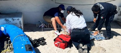 Policía rescata a turista que se ahogaba en el malecón de La Paz