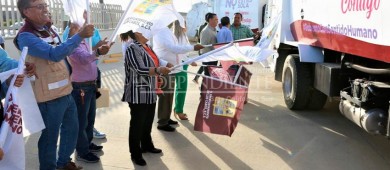 Para llegar a personas que viven situaciones de violencia, plasman en camiones números de emergencia