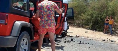 Fuerte choque automovilístico en Los Cabos