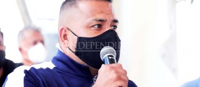 Por iniciar el reencarpetado del campo de fútbol soccer en el estadio “Don Koll”