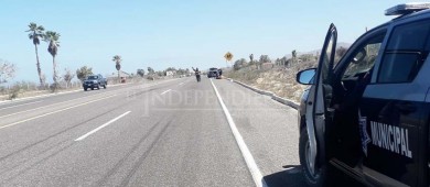 Evitan bomberos de El Pescadero el incendio de un vehículo