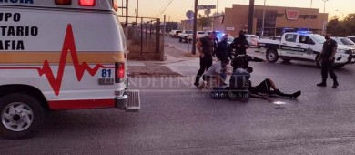 Desiguales choques de automóviles contra bici y moto deja dos personas heridas