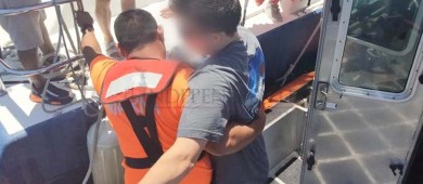 Por complicaciones de salud, extranjero es apoyado medicamente por personal naval en CSL