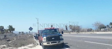 Evitan bomberos de El Pescadero el incendio de un vehículo