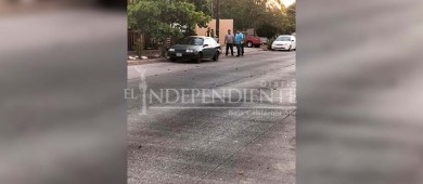 Militar impacta su carro contra casa después de chocar contra otro auto