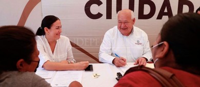 A través de audiencias públicas gobiernos estatal y municipal atienden a ciudadanos en las colonias de La Paz