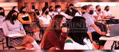 Imparten pláticas sobre educación sexual a jóvenes en Melitón Albañez