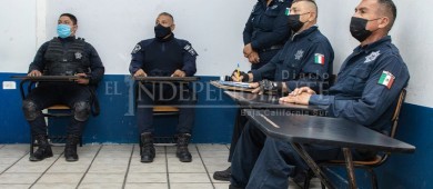 Capacitan a elementos de la Unidad Motorizada Operativa de la Policía de La Paz