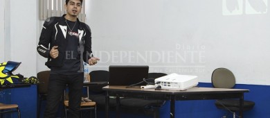 Capacitan a elementos de la Unidad Motorizada Operativa de la Policía de La Paz