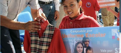 70 mdp invertirán en vales para uniformes y útiles escolares de estudiantes en BCS