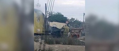 De la nada, arde tractocamión en Ciudad Constitución