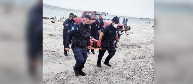 En plena playa El Tecolote atropellan a una pareja que acampaba en el lugar