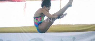 La clavadista Nelly Flores logra oro y plata