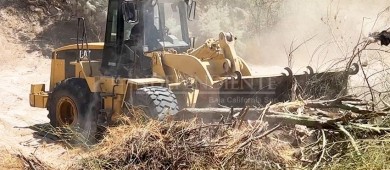 Continúa limpieza y desazolve de arroyos en La Paz