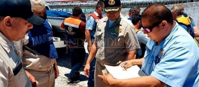 Rescata SEMAR a dos náufragos por hundimiento de su velero Comondú