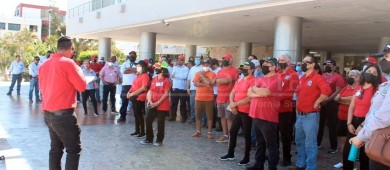 Empleados de Telmex exigen plazas y respeto a jubilaciones; posible huelga este jueves